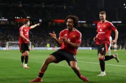 lol季中赛-包含英超聚焦：球队集训备战重要比赛，展现潜力实力的词条