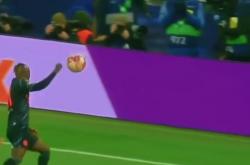 lol全球总决赛-关于世纪倒钩！球员送出绝世一球的信息