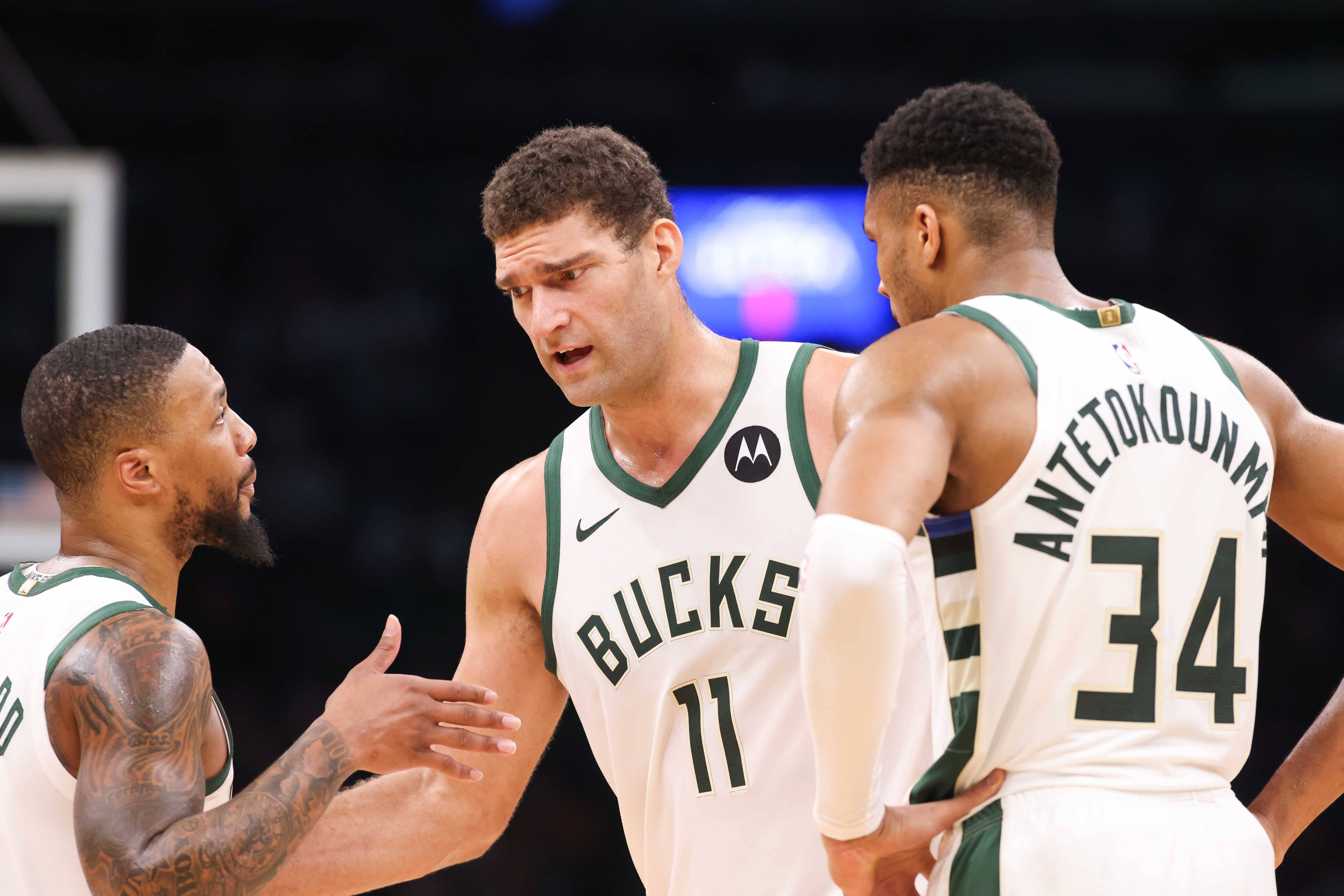 包含蓝天之地聚焦篮球热点，实力派球员崭露头角的词条